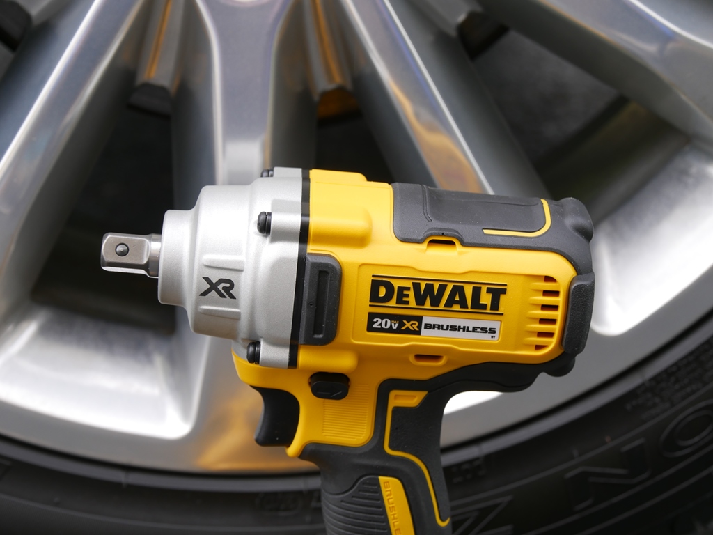 Cordless Impact Wrench Review - Tools in Action