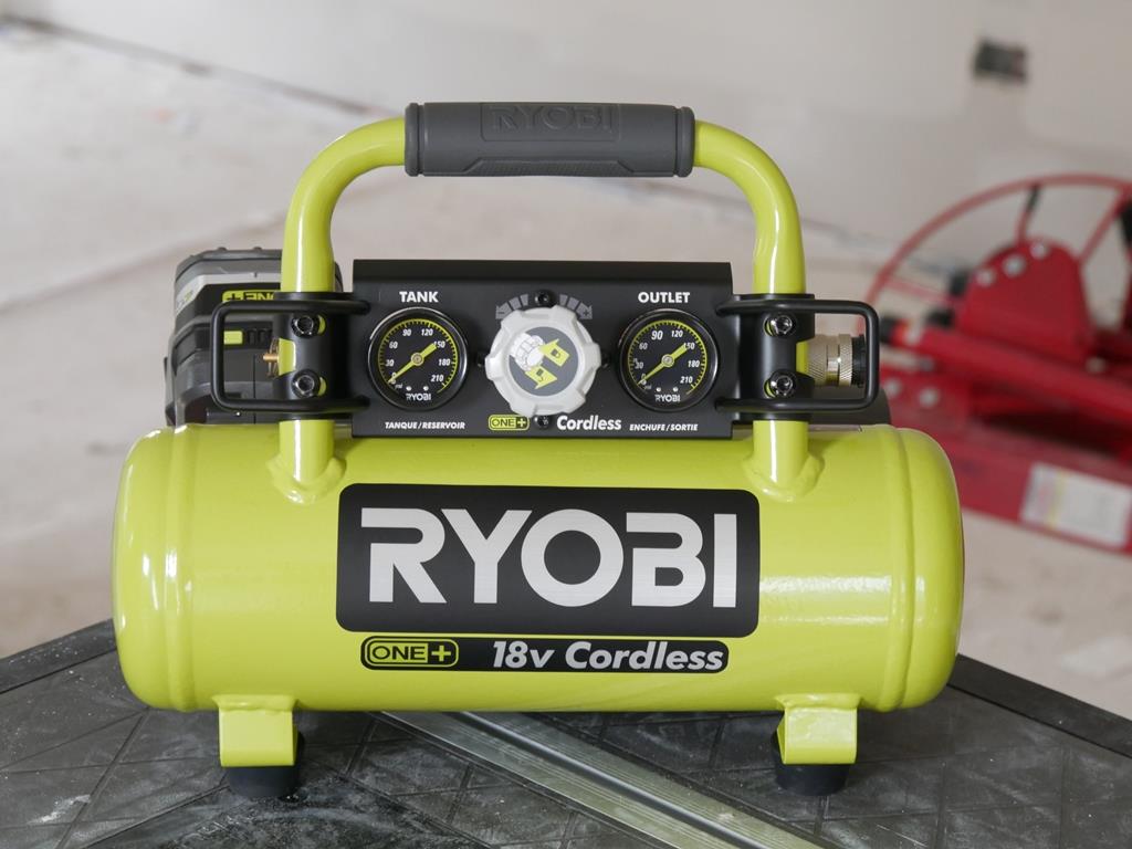 I hele verden bus Fyrretræ Ryobi Cordless Compressor Review - Tools in Action