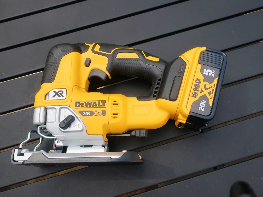 USA Underholde mord Dewalt Cordless Jigsaw Review - Tools In Action - Power Tool Reviews