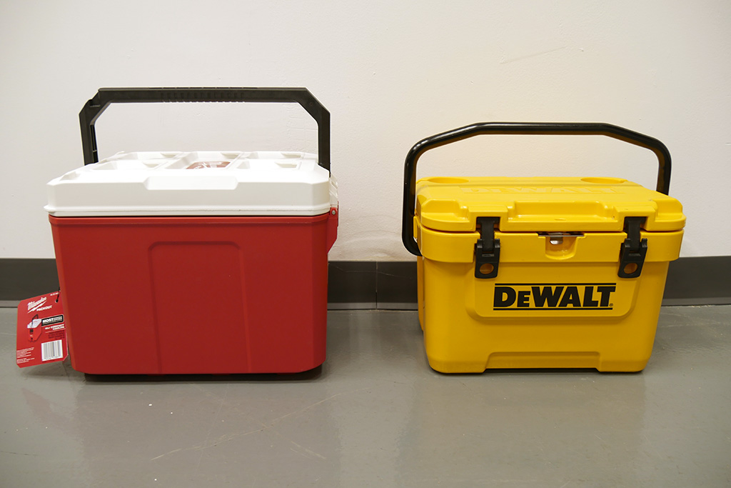 Cooler Challenge: 16 qt Milwaukee PACKOUT vs 10 qt DeWALT Lunchbox. How long will ice last?