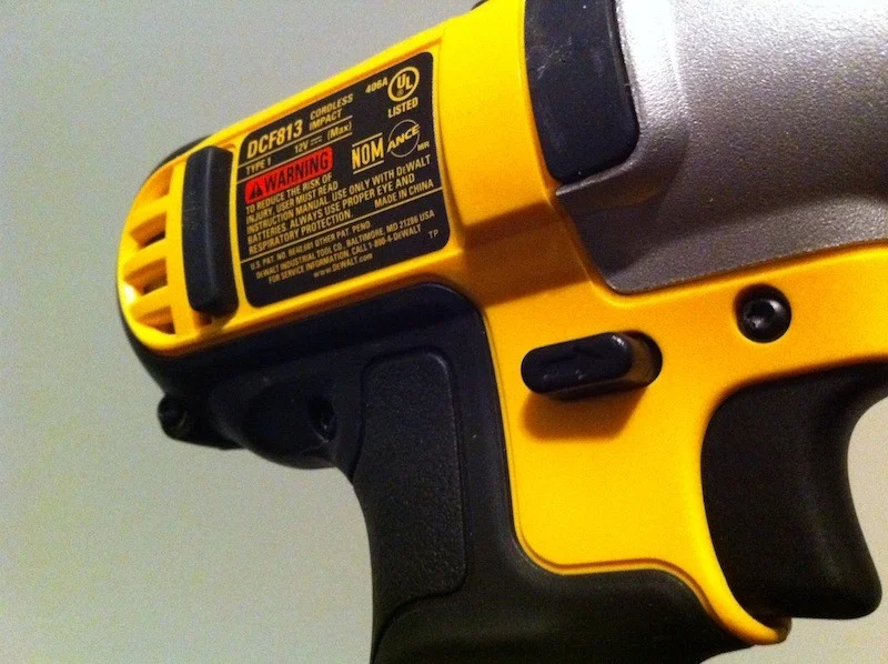 DEWALT Impact 12V MAX 3/8″ Impact Wrench – DCF813S2