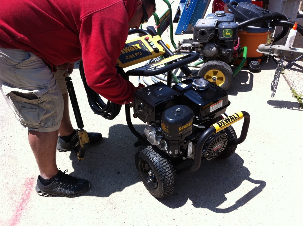 Dewalt4200 psi pressure washer dh4240