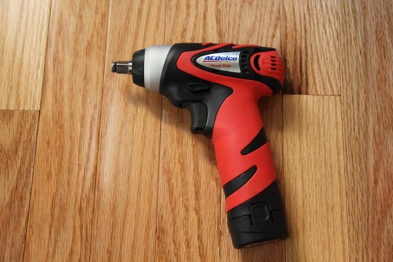 Pocket Power – ARI810 3/8″ 8V impact wrench – Review