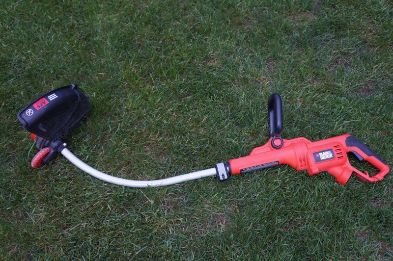 Black and Decker Trimmer 06 - Tools In Action - Power Tool Reviews