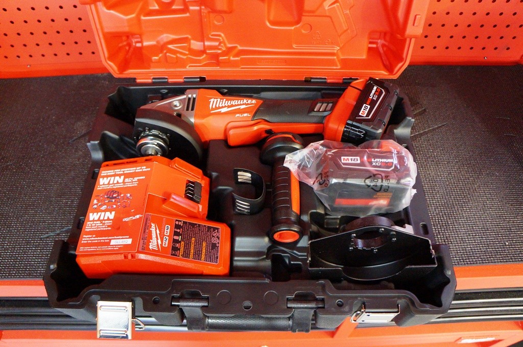 Milwaukee 2783