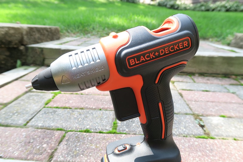 Black & Decker Glue Gun 03 - Tools In Action - Power Tool Reviews