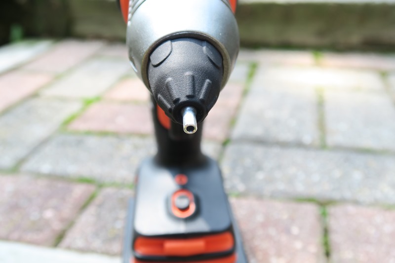 Black & Decker Glue Gun 05 - Tools In Action - Power Tool Reviews