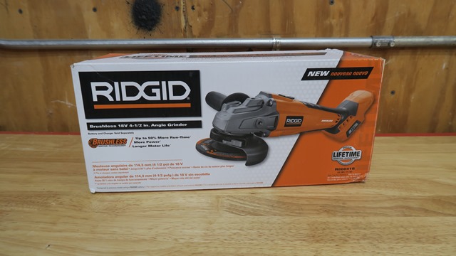 RIDGID 18V Brushless Cordless 4-1/2 in. Angle Grinder with 18V 6.0