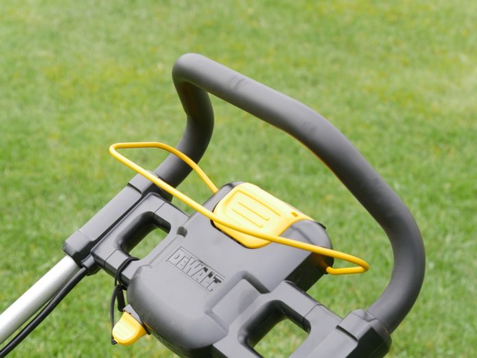 Dewalt 20V Lawn Mower Review - Tools In Action - Power Tool Reviews