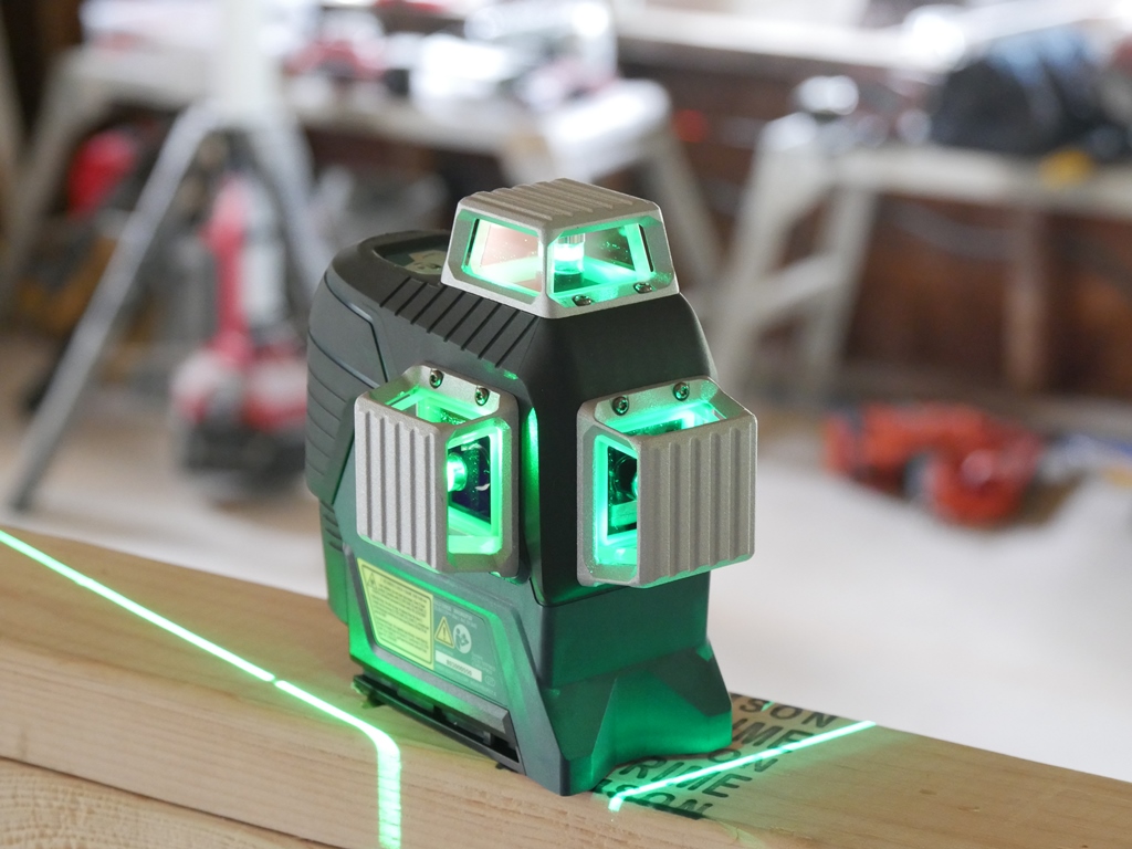 padre Día del Niño Descenso repentino Bosch 360 Green Laser Review - Tools In Action - Power Tool Reviews