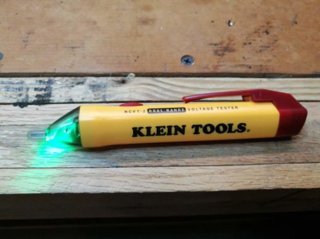 Klein Dual Range Voltage Tester Review - Tools In Action - Power Tool