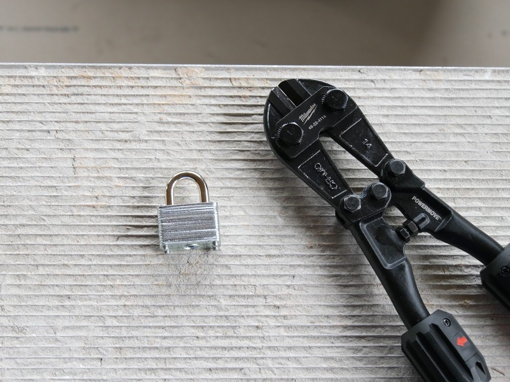 Milwaukee Adjustable Bolt Cutter Review