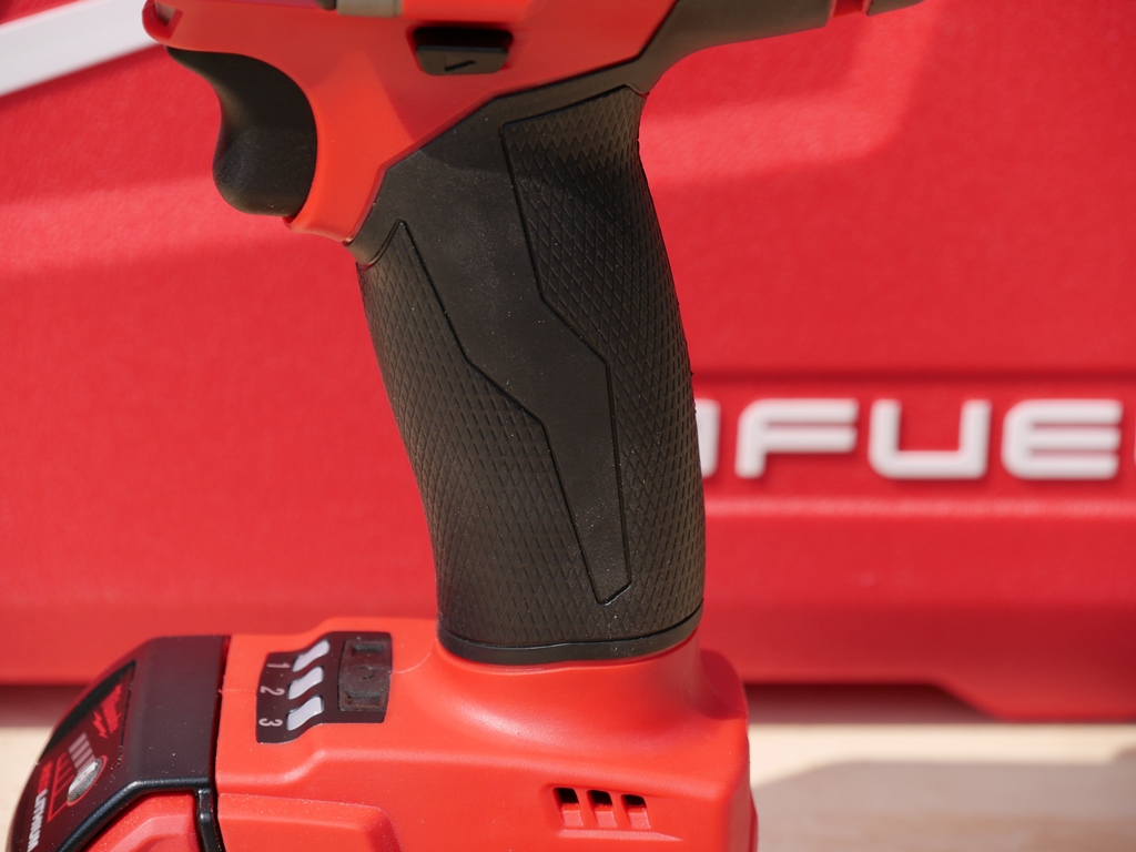 Milwaukee 2852 Impact Wrench Review