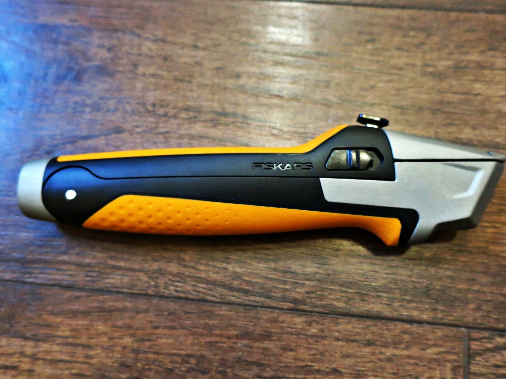 Fiskars Fixed Utility Knife with Blade Guard