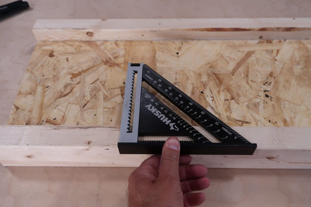 Husky Extendable Square