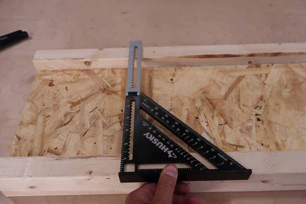 Husky Extendable Square