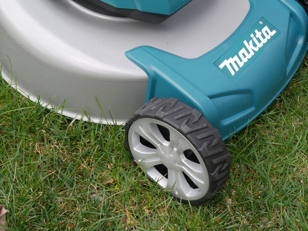 Makita Cordless Lawn mower