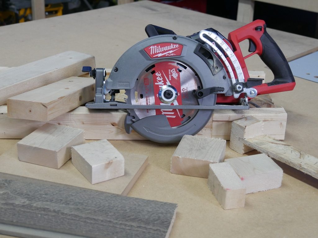 Milwaukee Rear Handle Circular Saw 