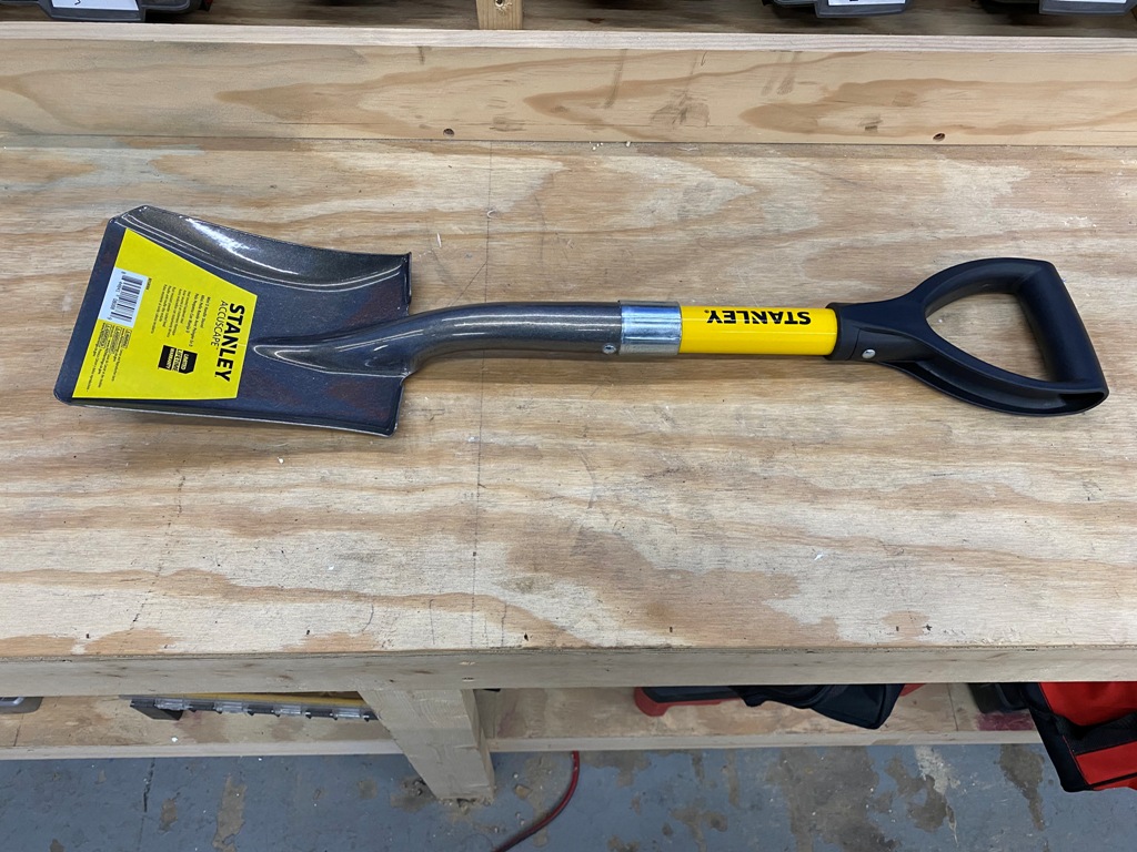 Stanley Mini Shovel - Tools In Action - Power Tool Reviews