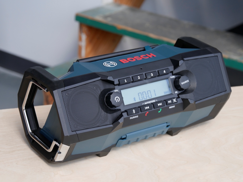  BOSCH GPB18V-2CN 18V Compact Jobsite Radio with Bluetooth® 5.0,  Black : Electronics