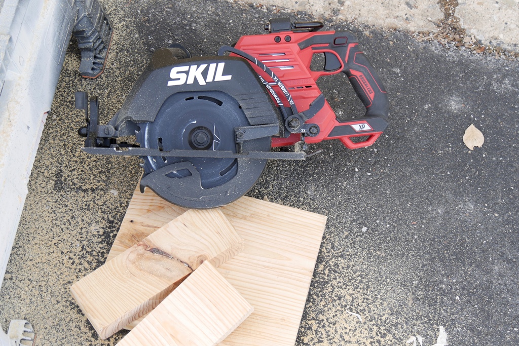 SKIL Rear Handle Circular Saw – Tools In Action