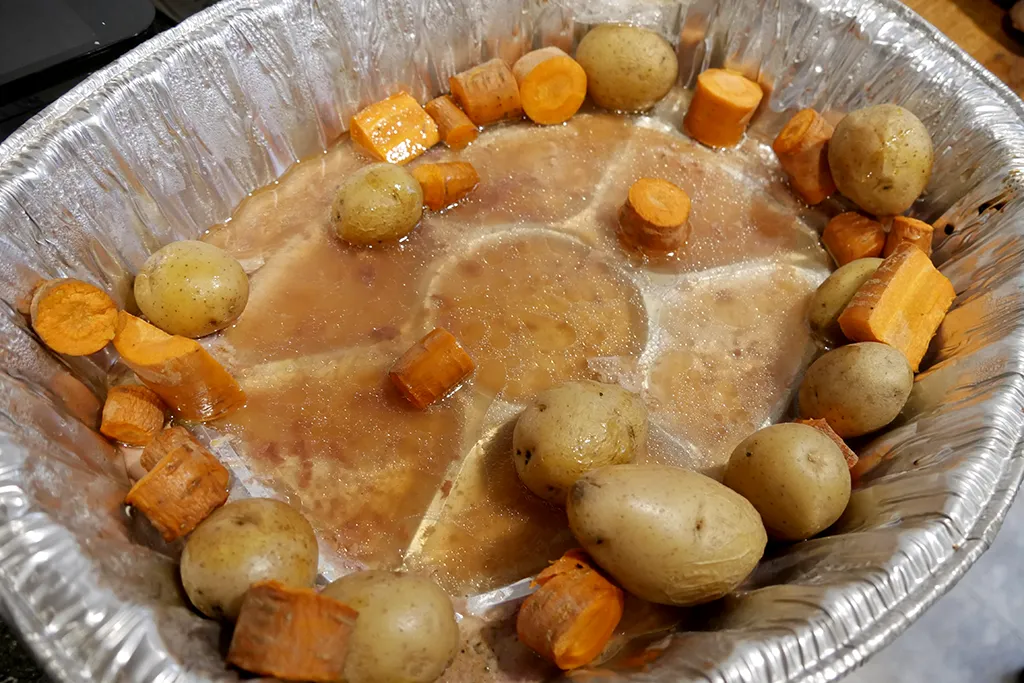 How to make smoky turkey gravy out of smoked turkey drippings