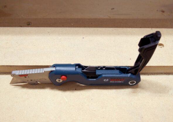 Image of the internal blade storage on the Bosch H11-11100 folding utility knife