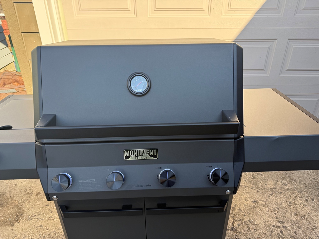 Monument Grill Eminence 425