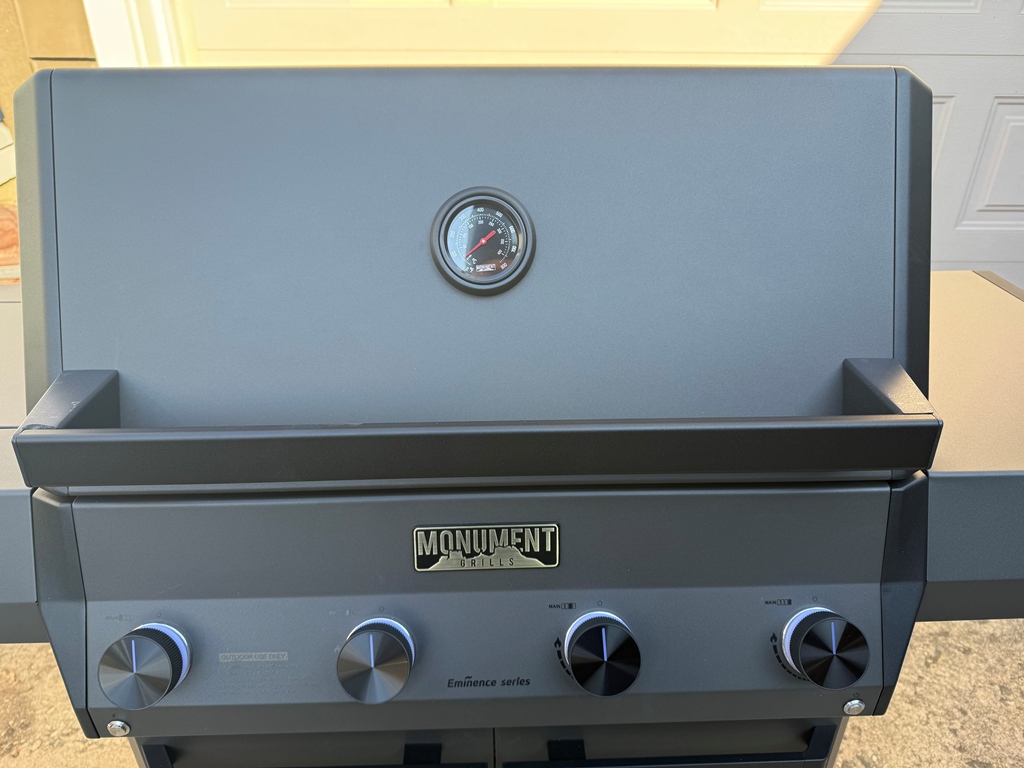 Monument Grill Eminence 425