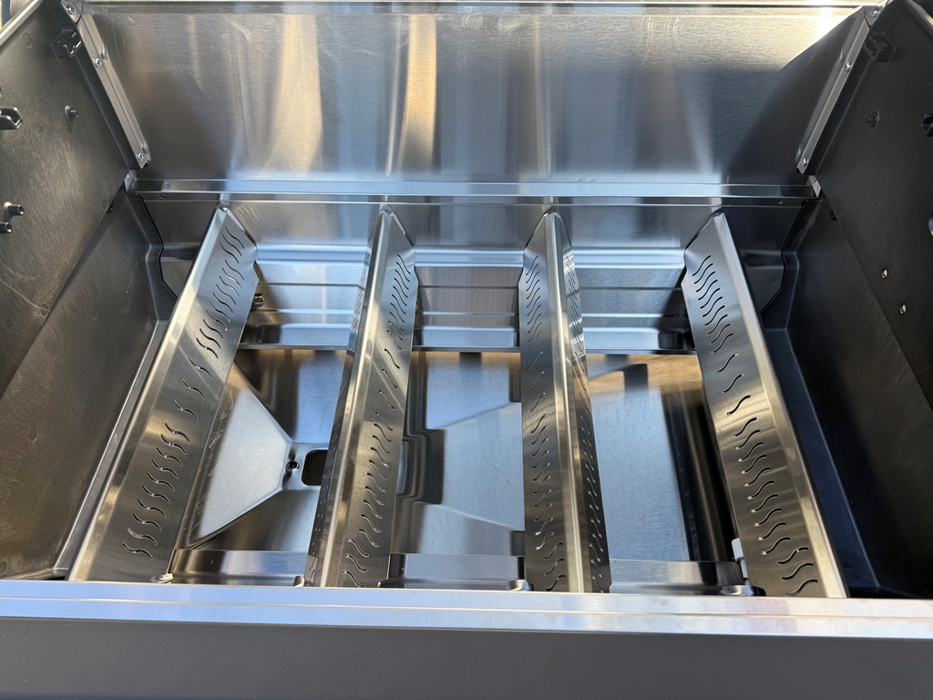 Monument Grill Eminence 425