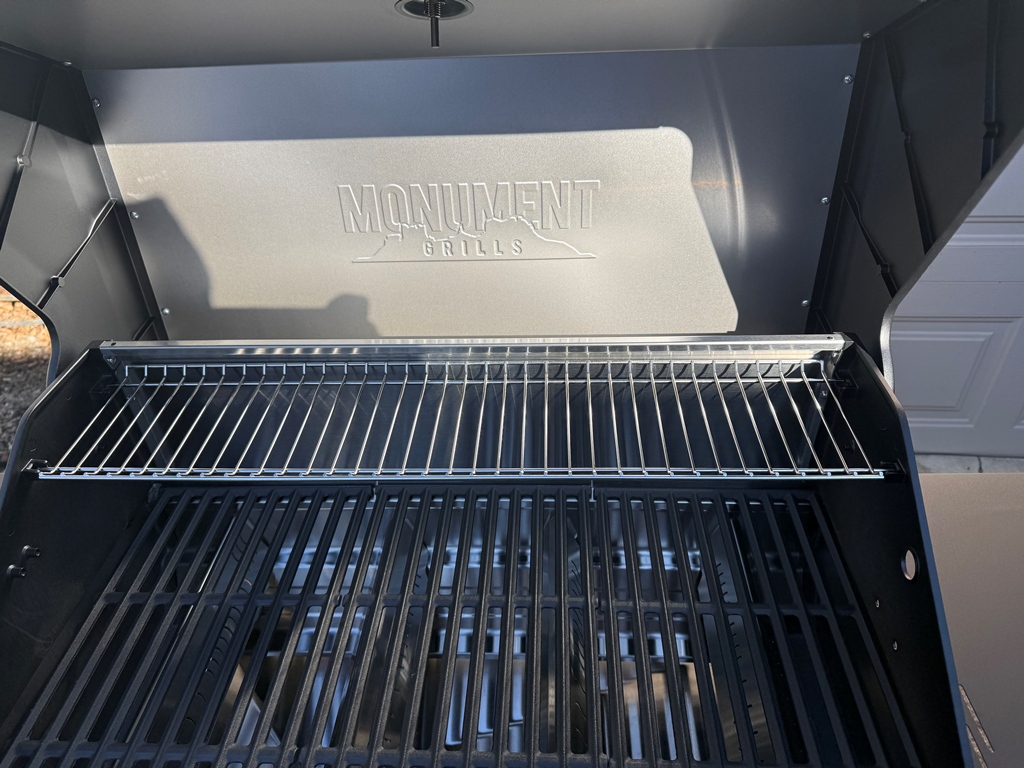 Monument Grill Eminence 425