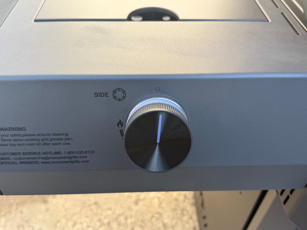 Monument Grill Eminence 425