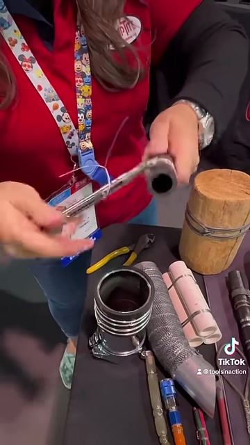Tightening a wire clamp with the ClampTite tool