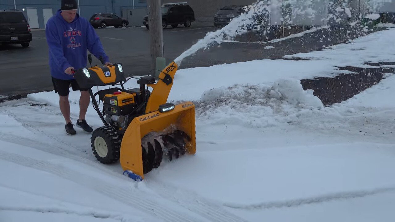 Clearing snow with the Cub Cadet 2X EFI