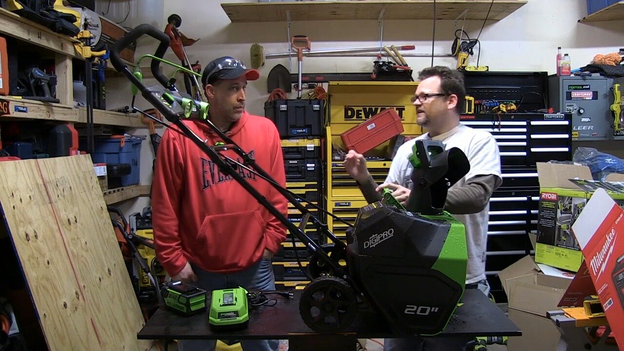 Folding handle on the Greenworks Cordless 40V snow blower